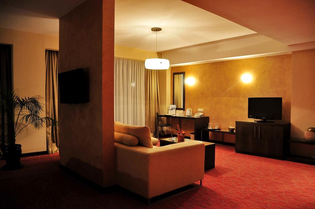 Hotel Clermont Covasna Extérieur photo