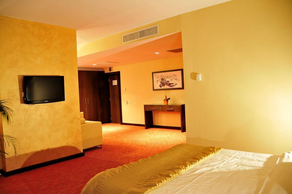 Hotel Clermont Covasna Extérieur photo