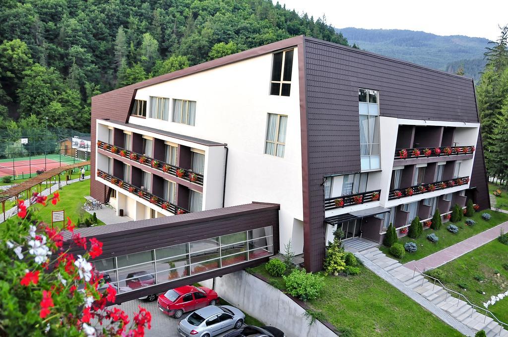 Hotel Clermont Covasna Extérieur photo