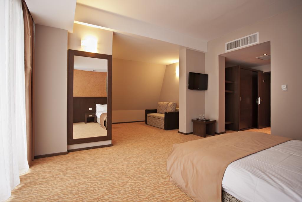 Hotel Clermont Covasna Extérieur photo