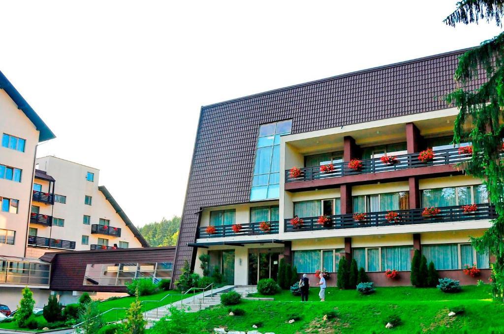 Hotel Clermont Covasna Extérieur photo