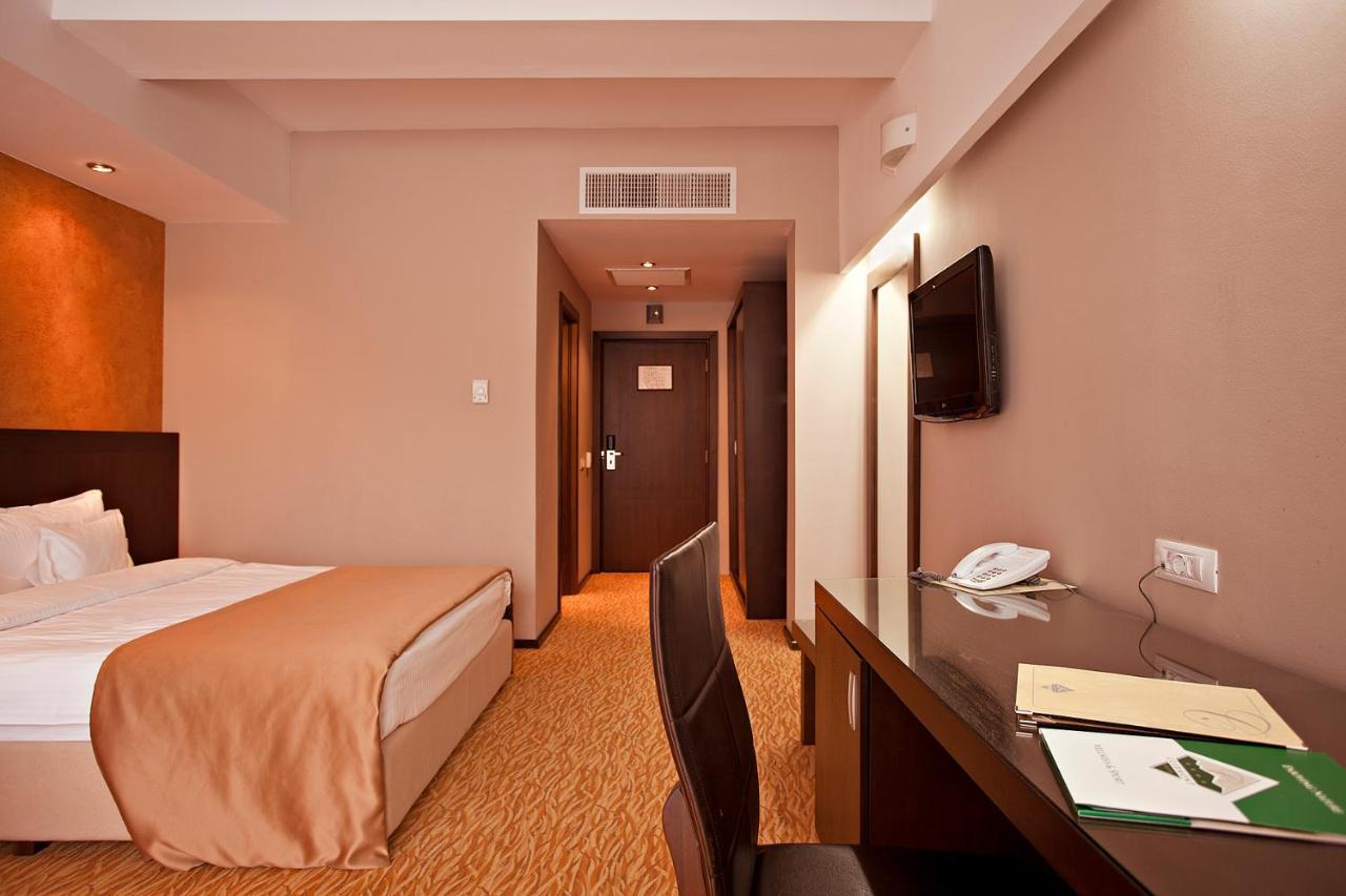 Hotel Clermont Covasna Extérieur photo